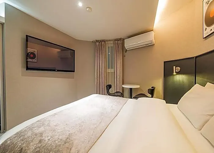 Sindorim November Hotel 2*