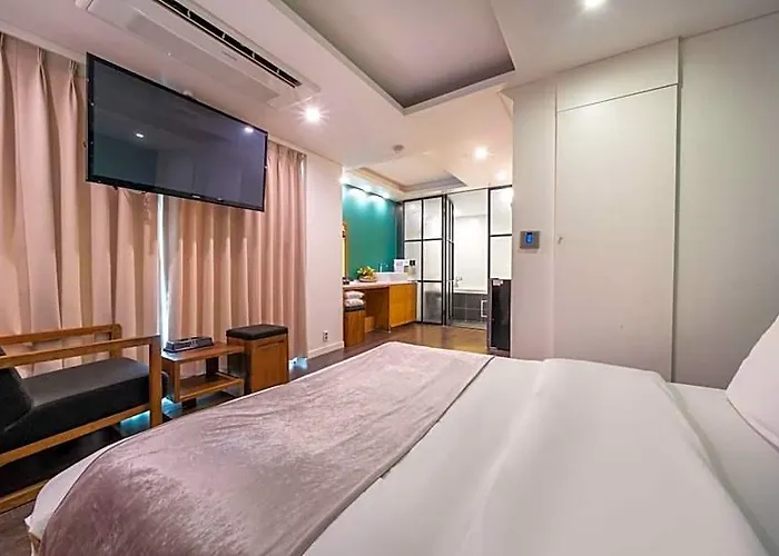 Hotel Sindorim November Seoul