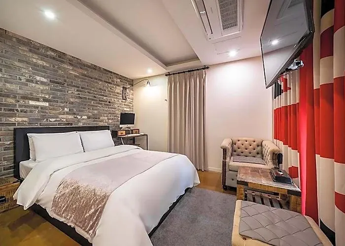 Sindorim November Hotel 2*